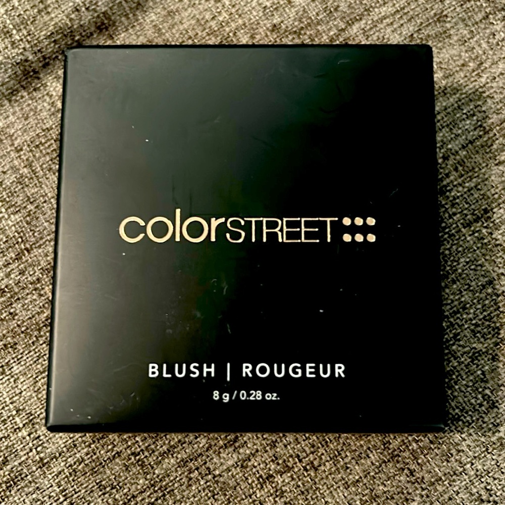 Brand new Sealed in Package blush color: Diva